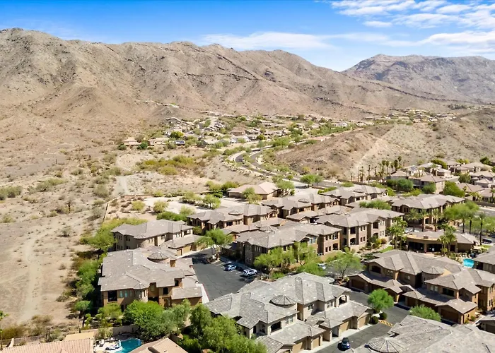 Shared Poolside Fun-hot Tub-gym & Holiday home Phoenix