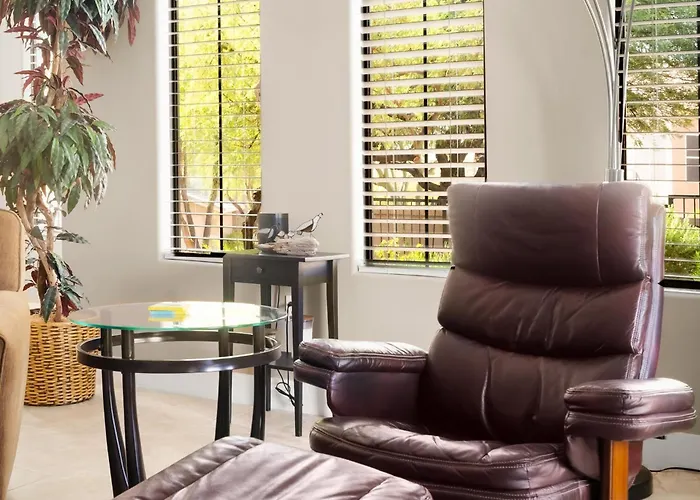 Shared Poolside Fun-hot Tub-gym & Holiday home Phoenix