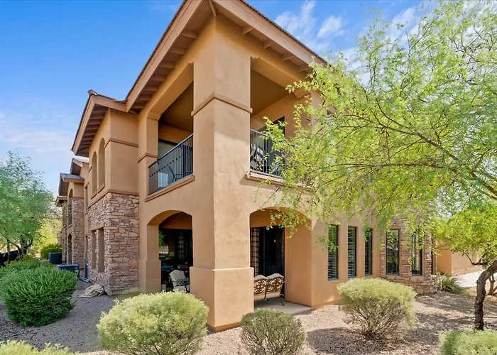 Shared Poolside Fun-hot Tub-gym & Holiday home