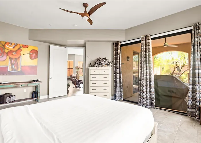Shared Poolside Fun-hot Tub-gym & Holiday home Phoenix